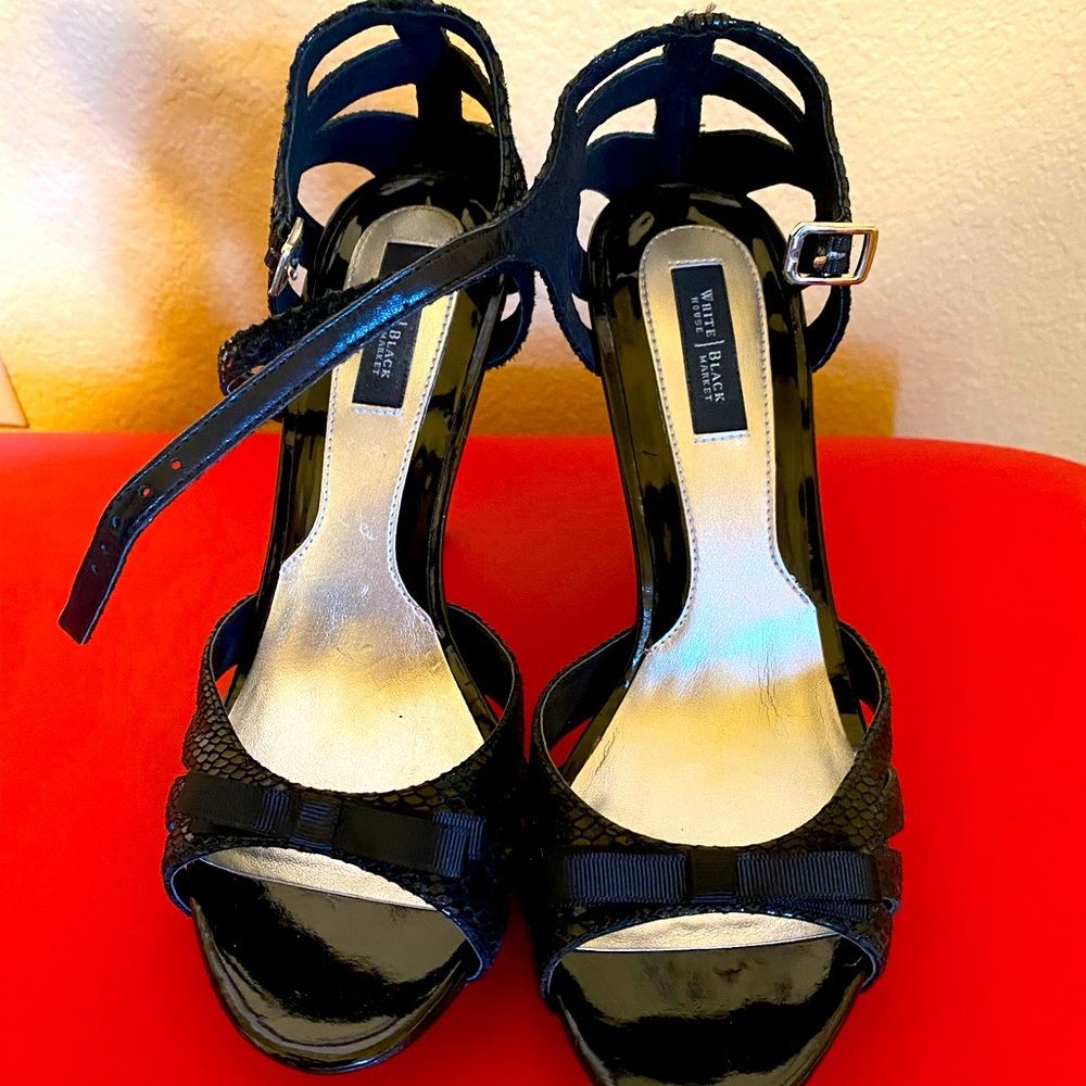 WHBM BLACK HEEL SANDALS
